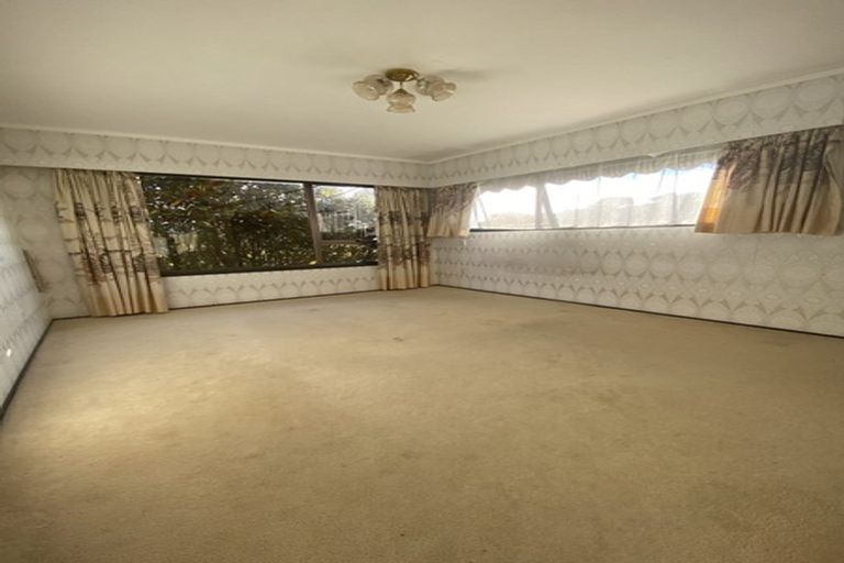 Photo of property in 1/533 Beach Road, Murrays Bay, Auckland, 0630
