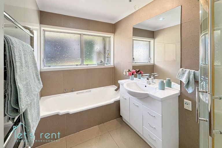 Photo of property in 8 Coulthard Terrace, Opaheke, Papakura, 2113