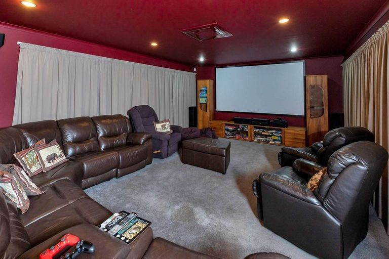 Photo of property in 12 Pyle Road East, Ruakaka, 0171