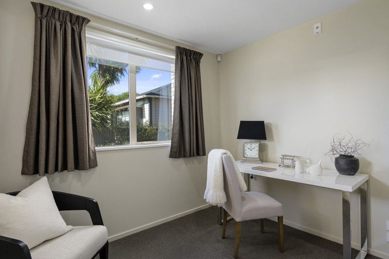 Photo of property in 126 Lincoln Road, Addington, Christchurch, 8024