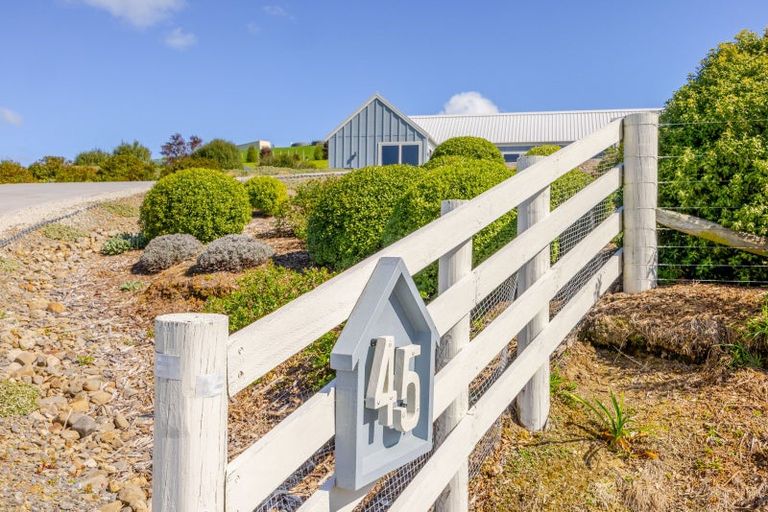 Photo of property in 45 Highlands Drive, Waipawa, 4277