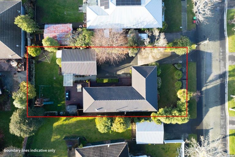 Photo of property in 16 Banbury Street, Burnside, Christchurch, 8053