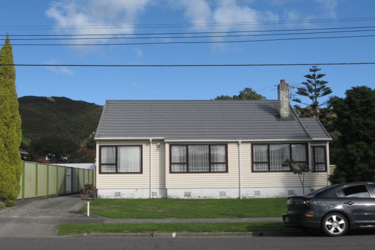 Photo of property in 20 Pilcher Crescent, Naenae, Lower Hutt, 5011