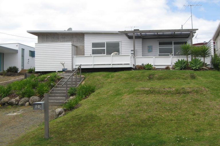 Photo of property in 17 De Luen Avenue, Tindalls Beach, Whangaparaoa, 0930