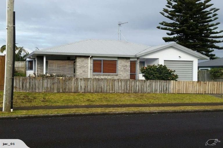 Photo of property in 16 Kaimanawa Street, Mount Maunganui, 3116