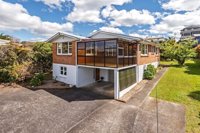 Photo of property in 32 Orchard Road, Waiake, Auckland, 0630