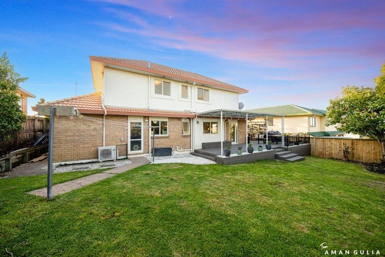 Photo of property in 6 Lorikeet Place, Unsworth Heights, Auckland, 0632