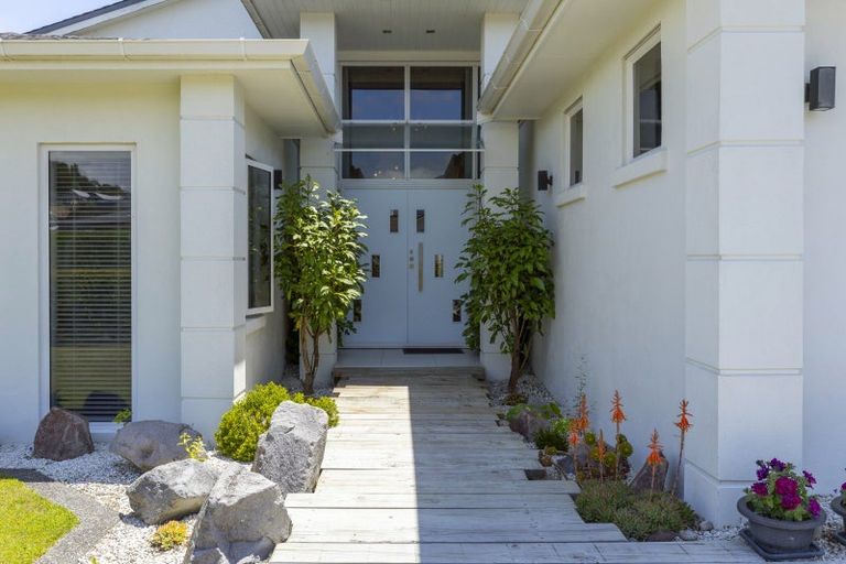 Photo of property in 25 Magnolia Rise, Waipahihi, Taupo, 3330