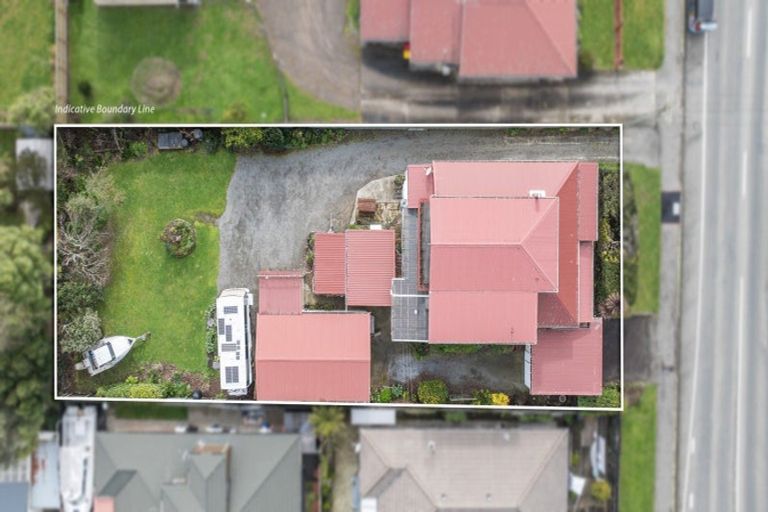 Photo of property in 83 Waikawa Road, Picton, 7220