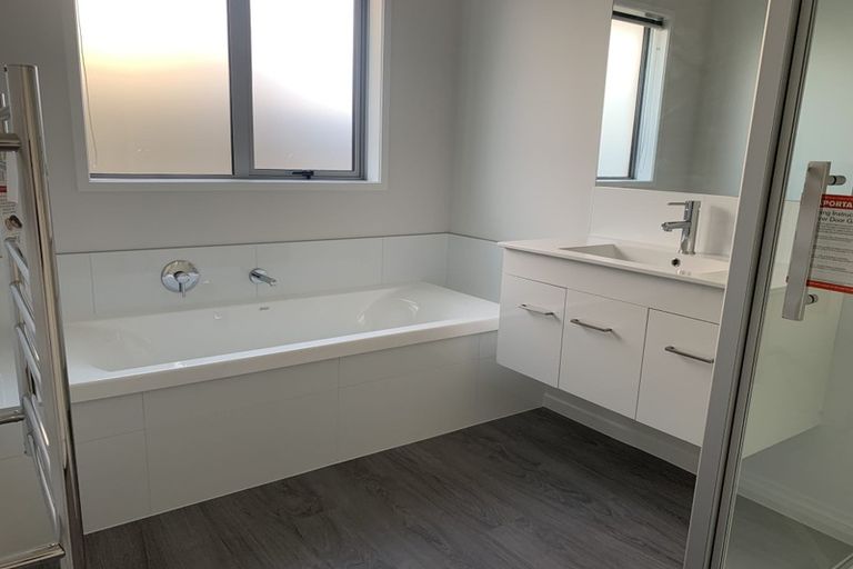 Photo of property in 219 Te Okuroa Drive, Papamoa, 3118