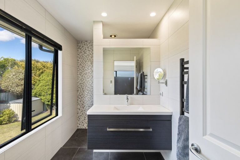 Photo of property in 49 Shelter Grove, Frankleigh Park, New Plymouth, 4310