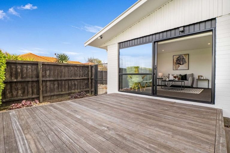 Photo of property in 1/42 Northcote Road, Northcote, Christchurch, 8052