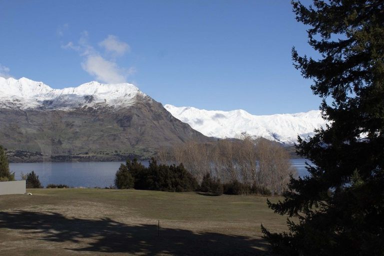 Photo of property in 6 Baker Grove, Wanaka, 9305
