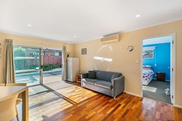 Photo of property in 17 Westview Place, Western Heights, Hamilton, 3200