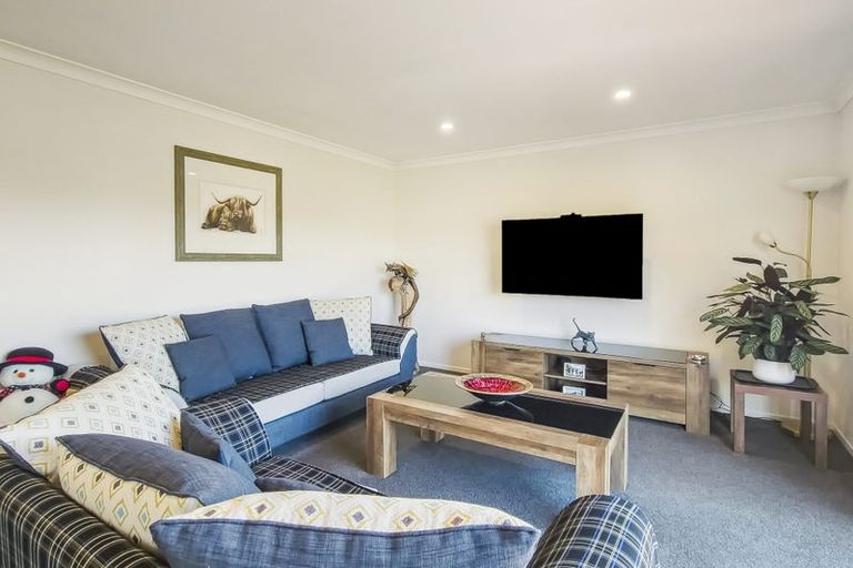 Photo of property in 10 Pohatu Lane, Otaki, 5512