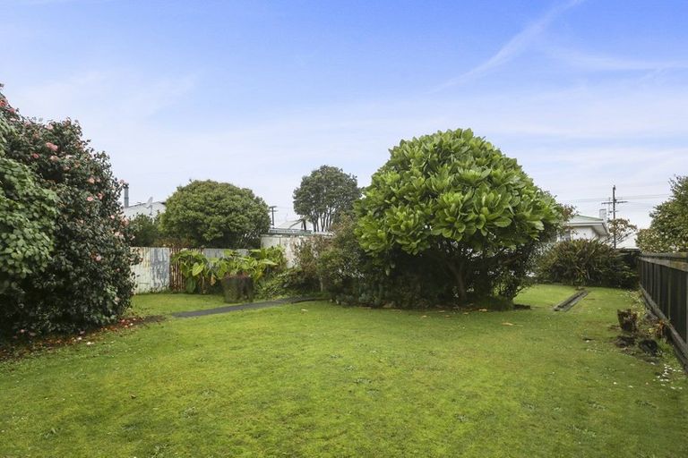 Photo of property in 28 Wallace Place, Westown, New Plymouth, 4310