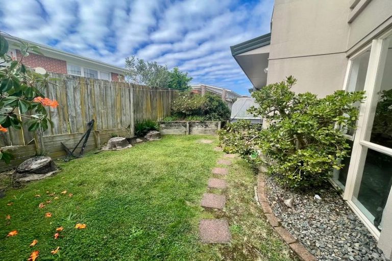 Photo of property in 2/28 Third Avenue, Tauranga, 3110