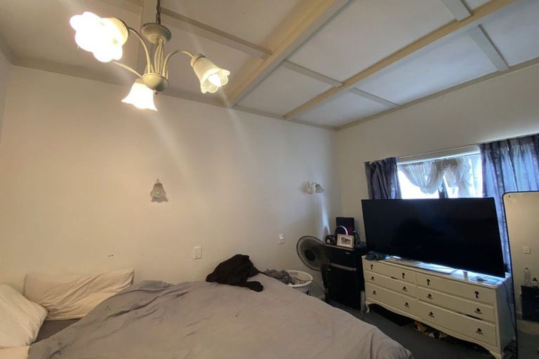 Photo of property in 63 Lynwood Road, New Lynn, Auckland, 0600