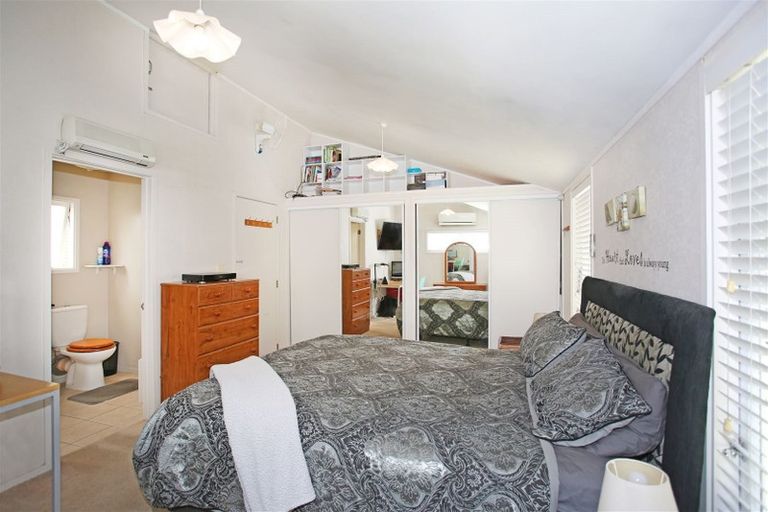 Photo of property in 75 Elliot Street, Pahurehure, Papakura, 2113