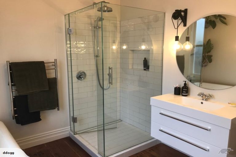 Photo of property in 17a Crawford Avenue, Mangere Bridge, Auckland, 2022