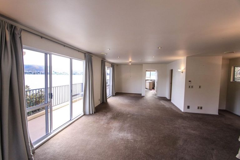 Photo of property in 18a Trevor Terrace, Paremata, Porirua, 5024