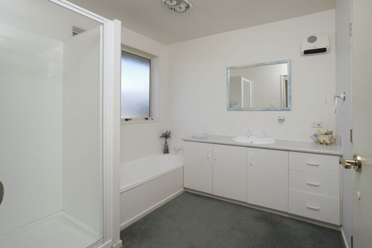 Photo of property in 20 Clifford Place, Amberley, 7410