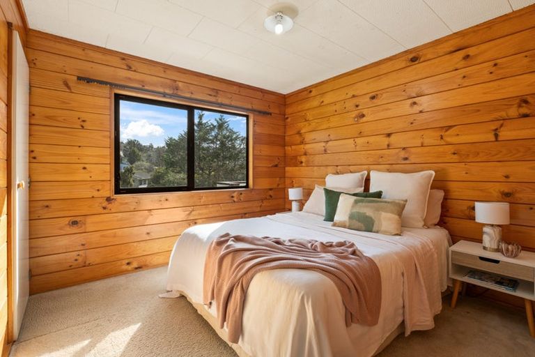 Photo of property in 10 Eagleson Street, Northcross, Auckland, 0632