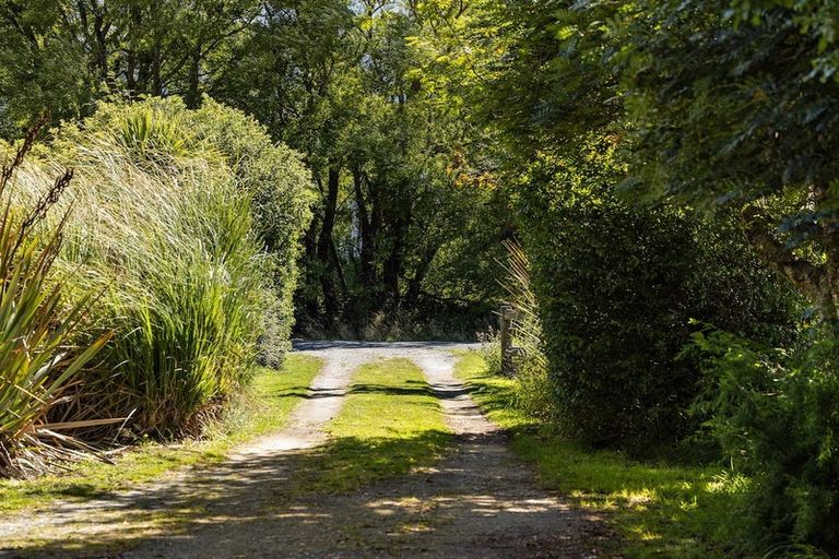 Photo of property in 570 Glenorchy-paradise Road, Glenorchy, 9372