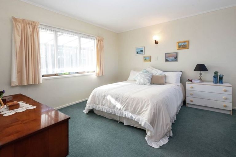 Photo of property in 2/3 Te Akau Crescent, Bucklands Beach, Auckland, 2012