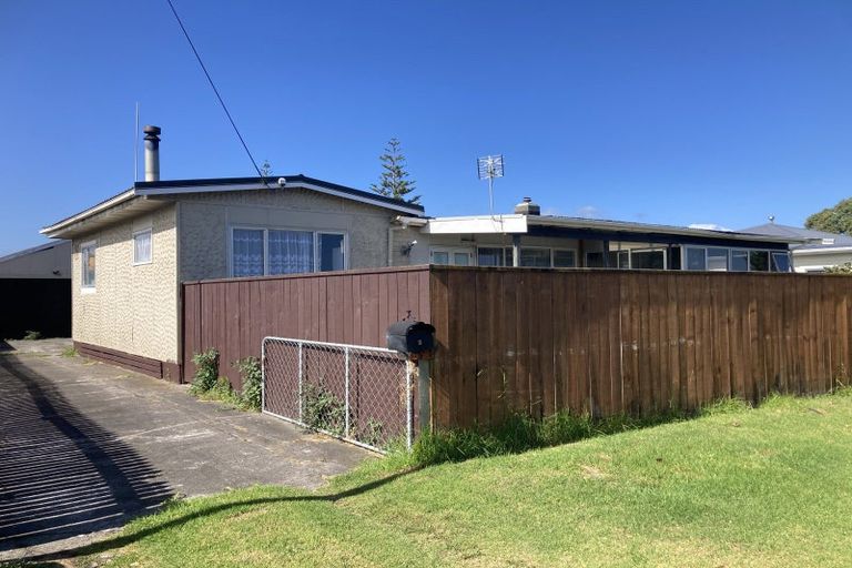 Photo of property in 2 Atkinson Street, Waitara, 4320