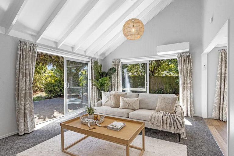 Photo of property in 10 Glenys Place, Broomfield, Christchurch, 8042