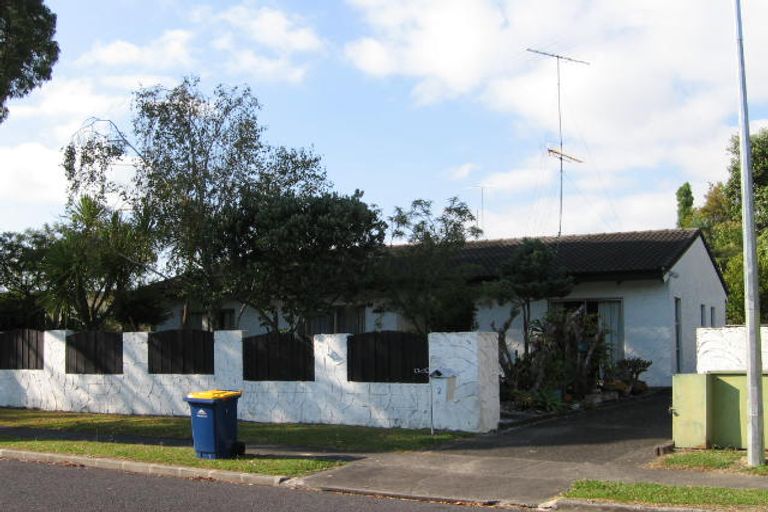 Photo of property in 2/24 Sandiacre Way, Browns Bay, Auckland, 0630