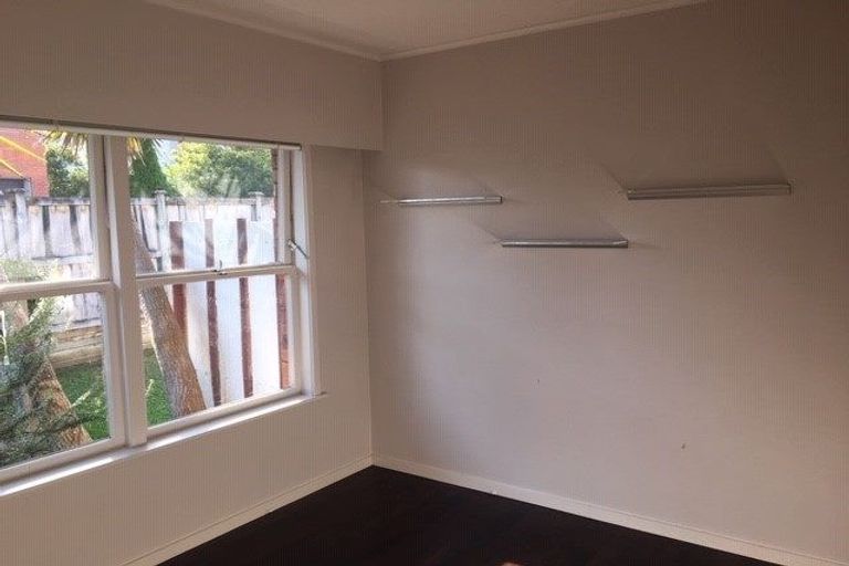 Photo of property in 1/10 Hororata Road, Hauraki, Auckland, 0622