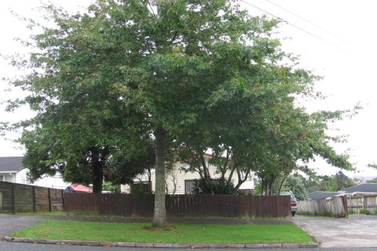 Photo of property in 1/107a Woodglen Road, Glen Eden, Auckland, 0602