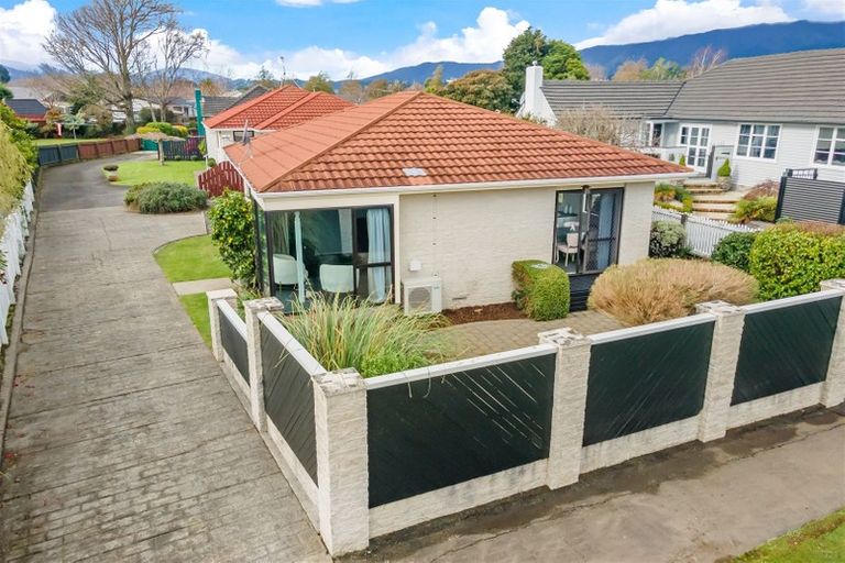 Photo of property in 1/63 Fraser Crescent, Elderslea, Upper Hutt, 5018
