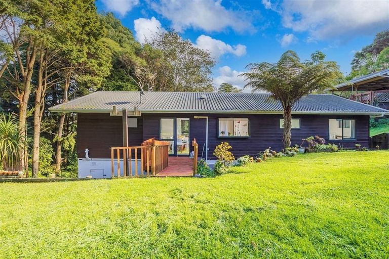 Photo of property in 2/9 Ridgewood Crescent, Birkenhead, Auckland, 0626