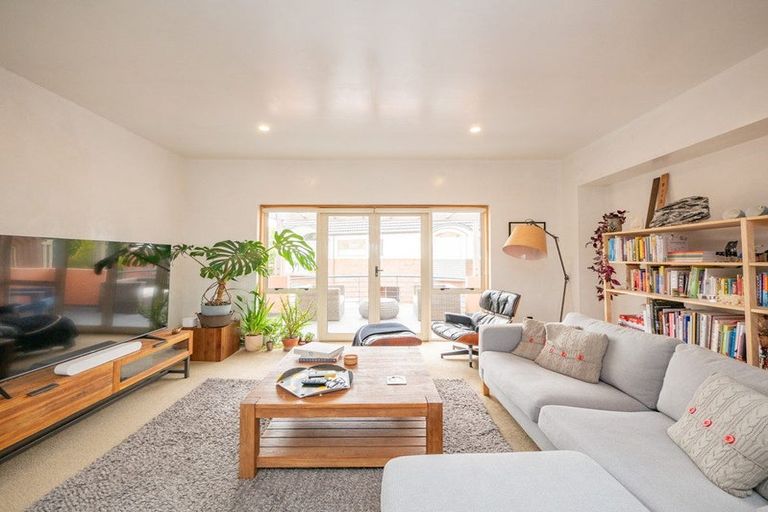 Photo of property in 64 Drivers Road, Maori Hill, Dunedin, 9010