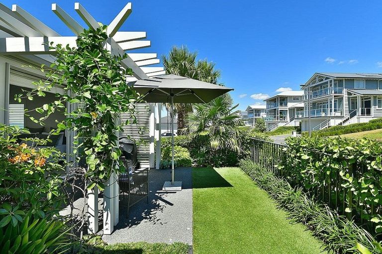 Photo of property in 46 Panorama Heights, Orewa, 0931