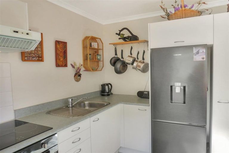 Photo of property in 3/66 Kawaha Point Road, Kawaha Point, Rotorua, 3010