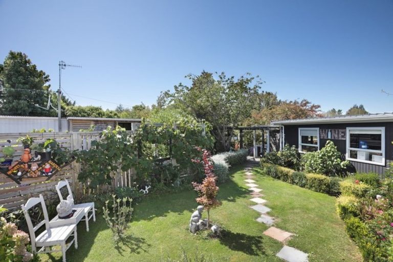 Photo of property in 14 Ngareta Street, Marton, 4710