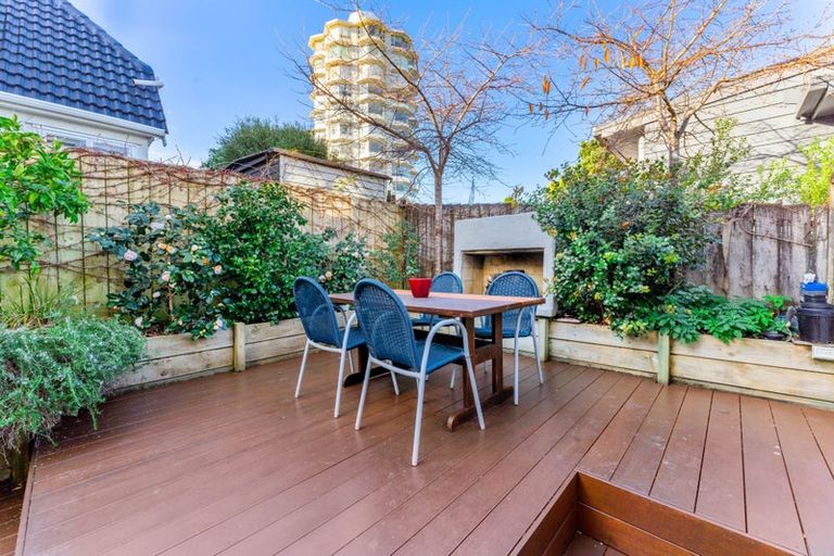 Photo of property in 18a Sylvan Park Avenue, Milford, Auckland, 0620