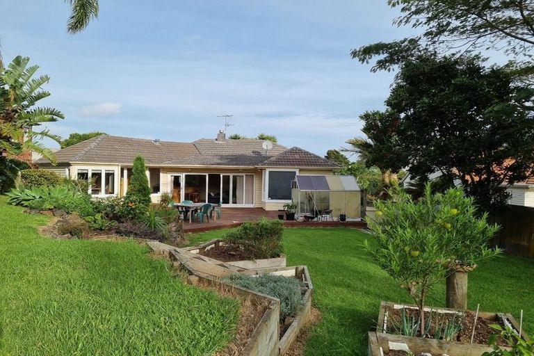 Photo of property in 76 Campbell Road, One Tree Hill, Auckland, 1061