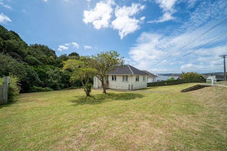 Photo of property in 12 Ngahue Crescent, Elsdon, Porirua, 5022