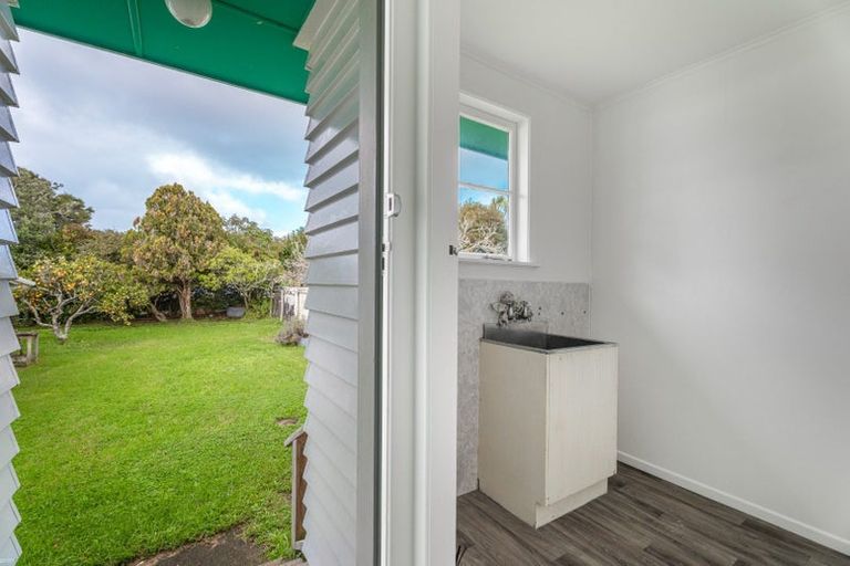 Photo of property in 9 Kuaka Place, New Lynn, Auckland, 0600