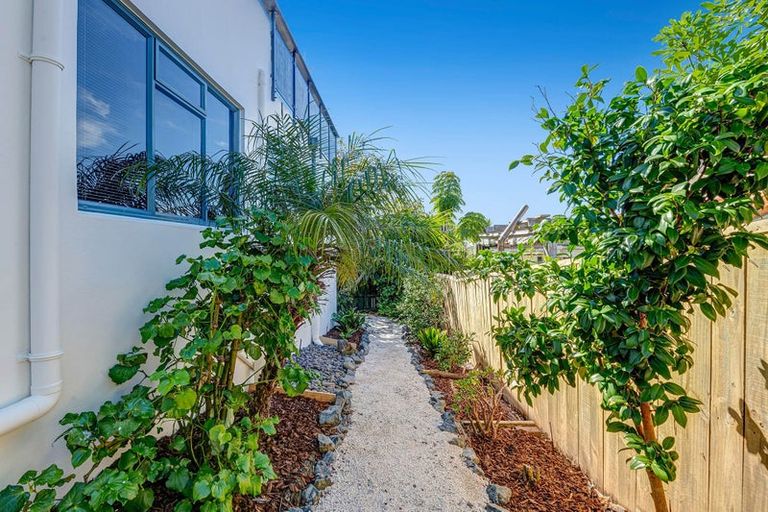 Photo of property in 13a Orchard Road, Browns Bay, Auckland, 0630