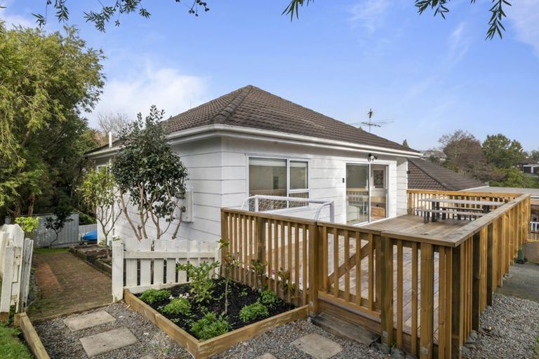 Photo of property in 1/24 John Downs Drive, Browns Bay, Auckland, 0630