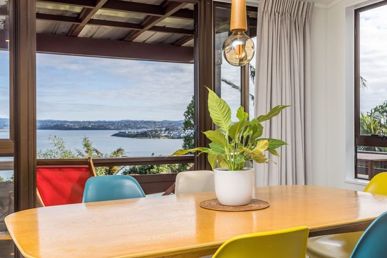 Photo of property in 2/33-35 Teal Crescent, Beach Haven, Auckland, 0626