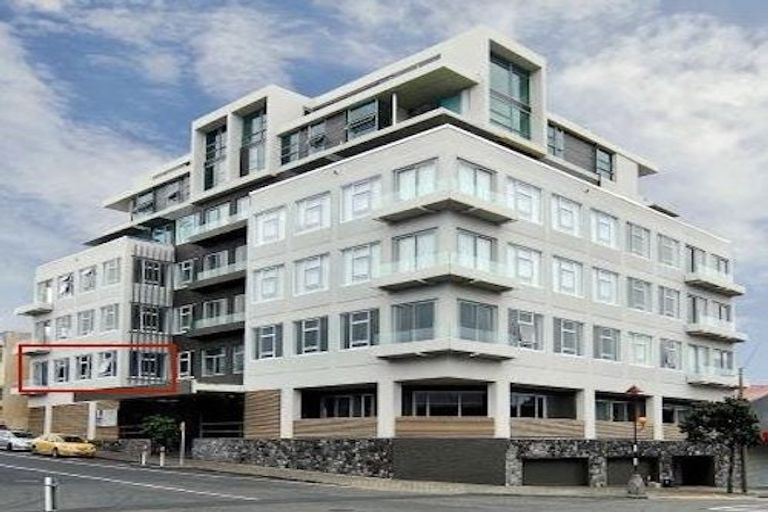 Photo of property in 22 Liardet Apartments, 104/22 Liardet Street, New Plymouth, 4310
