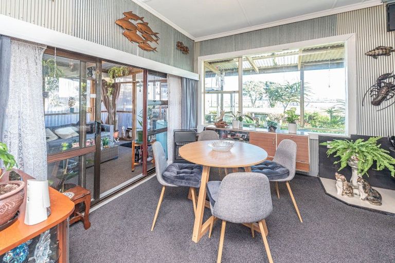 Photo of property in 2 Wharf Street, Castlecliff, Whanganui, 4501