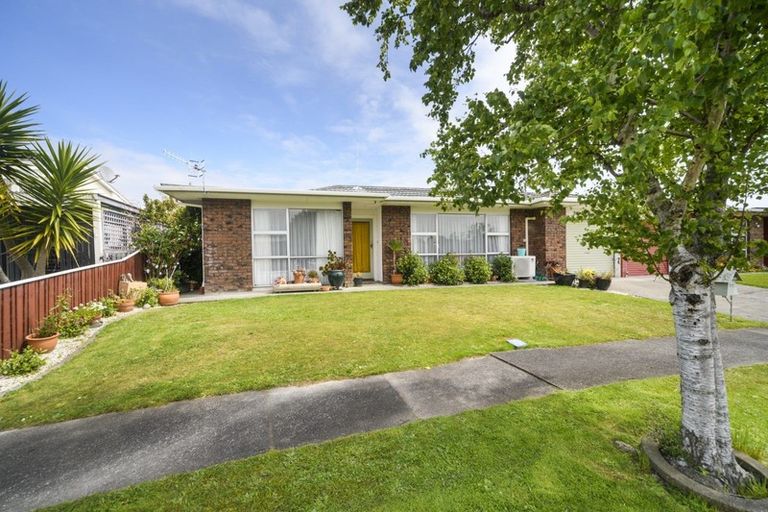 Photo of property in 4a Pinedale Parade, Milson, Palmerston North, 4414